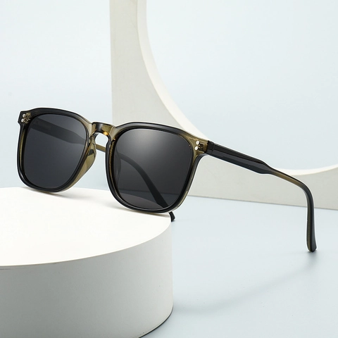 Gafas De Sol Polarizadas Retro Cuadrado PC Marco UV400 Protección Con Remaches Metálicos Para Hombres Mujeres Exterior Clásico