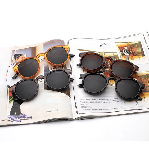 Occhiali Da Sole Rotondi Vintage Moda Retrò Protezione UV400 Montatura In Plastica Metallo Lenti AC Unisex