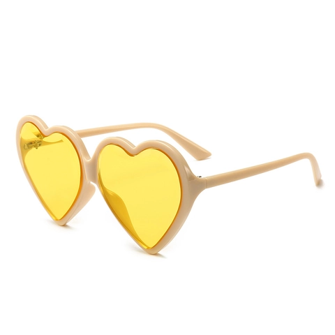 Heart Shaped Sunglasses For Women Retro Fashion Love Heart Sunglasses PC Frame UV400 Protection Party Streetwear Eye Wear