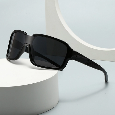 Vierkante Gepolariseerde Zonnebril UV400 Bescherming PC Frame Antislip Poten Voor Mannen Rijden Outdoor Sportief Modern Klassiek
