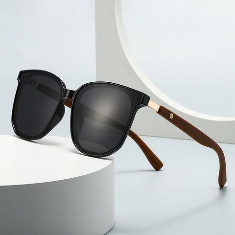 Occhiali Da Sole Polarizzati Alla Moda Protezione UV400 Montatura Occhi Di Gatto Aste In Venatura Del Legno Vintage