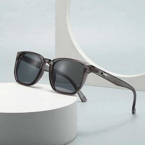 Retro Square Sunglasses PC Frame UV400 Protection Outdoor Travel Fashion Eyewear For Men Women