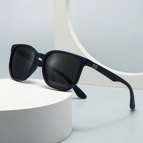 Polarized Square Sunglasses UV400 Protection PC Lens Plastic Frame Modern Trendy Outdoor Eyewear For Men Women