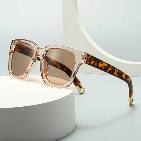 Square Sunglasses Large Frame Retro Modern Fashion UV400 Protection PC Eyewear For Women Men