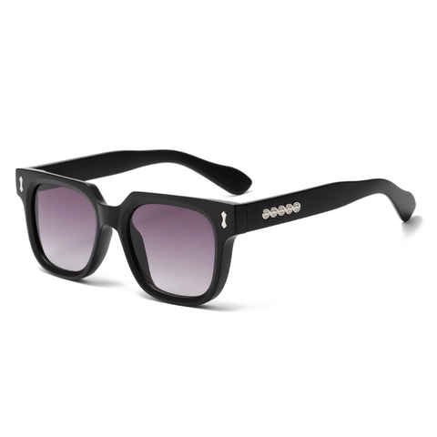 Oversized Square Sunglasses UV400 Protection Plastic Frame Modern Street Style With Metal Rivets Decor For Women