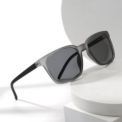 Square Sunglasses For Men And Women Large Matte Plastic Frame Glass Lens UV400 Protection Modern Outdoor Eyewear