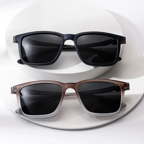 Square Sunglasses Plastic Metal Frame UV400 Protection Fashion Retro Oversized Shade Eyewear For Men Women