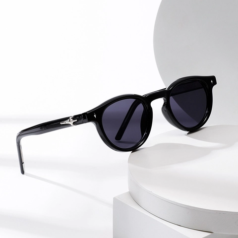 Retro Square Sunglasses Men Women UV400 Protection Fashion Mirror Metal Star Decor Glasses For Outdoor Travel Driving