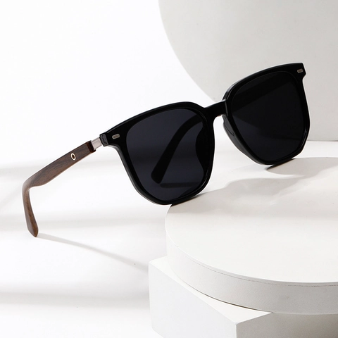Polarized Sunglasses UV400 Protection Square Plastic Frame Wood Grain Temples Vintage Retro Fashion Unisex Eyewear