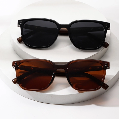 Square Polarized Sunglasses Large Frame Wood Grain Temples UV400 Protection For Men Women Outdoor Fashion Retro