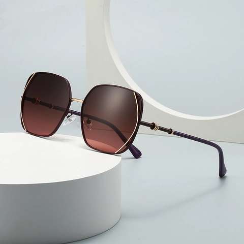 Women Oversized Square Sunglasses Metal Frame PC Gradient Lens UV400 Protection Retro Modern Style Outdoor Eyewear