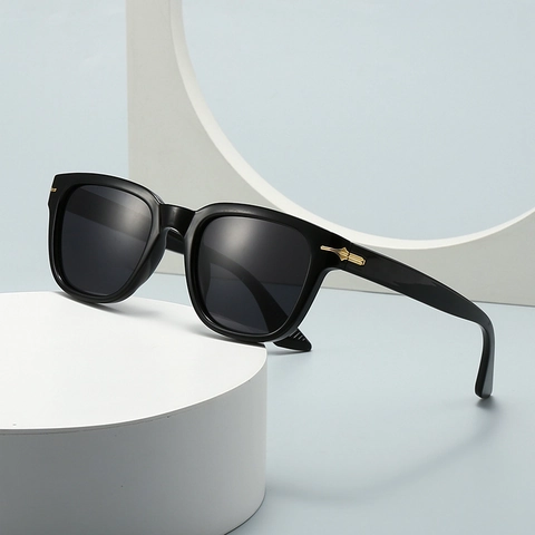 Square Sunglasses Fashion PC Frame UV400 Protection Metal Arrow Decor Vintage Eyewear Men Women Unisex Daily