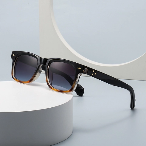 Retro Square Sunglasses UV400 Protection PC Frame Gradient Lenses Metal Arrow Rivet Decor For Women Men