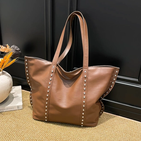 Women PU Leather Tote Bag Large Capacity Studded Rivet Shoulder Handbag Urban Simple Commuting Daily Use