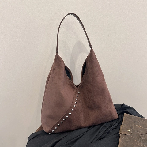 Borsa Sottoascellare In Camoscio Retrò Con Borchie Argentate Grande Capacità Borsa Hobo Opaca Per Donna