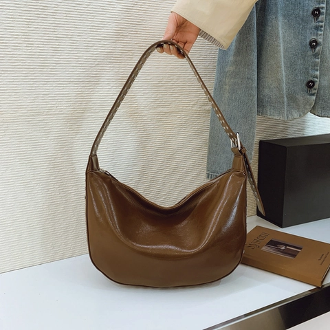 Vintage Rivet Hobo Bag For Women Large Capacity Suede And PU Leather Underarm Purse With Adjustable Strap