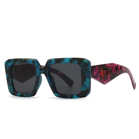Women Retro Baroque Square Sunglasses Large Frame UV400 Protection Sun Glasses With Triangle Decoration Marble Leopard Pattern Sunglasses