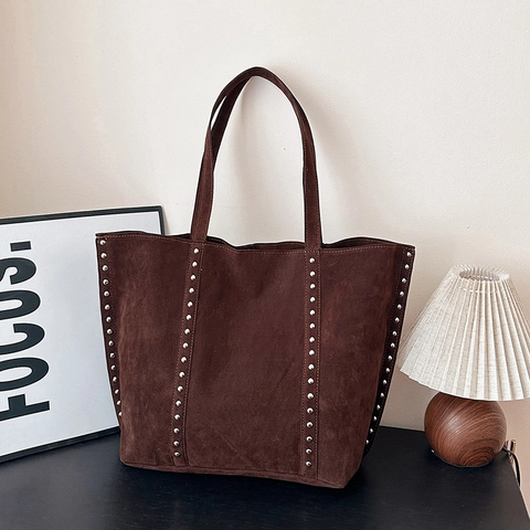 Damen Große Kapazität Tote Bag Wildleder Retro Silberne Nieten Unterachsel Schultertasche Handtasche Mode
