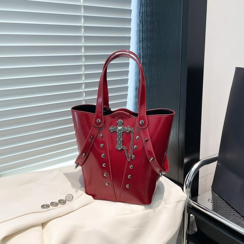 Borsa A Secchiello Da Donna Pelle PU Punk Gothic Ciondolo Croce Rivetti Catena Borsa A Mano Grande Capacità Tracolla