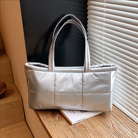Gewatteerde Puffer Tote Bag Metallic Glanzende Grote Capaciteit Schoudertas Voor Dames Lichtgewicht Gevoerde Pendeltas