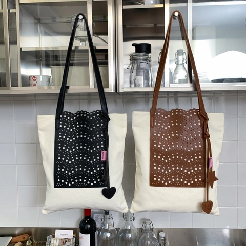 Borsa Tote Grande Capacità Tela E Pelle Intagliata Al Laser Giunzione Retro Borsa A Tracolla Per Donna Pendolare