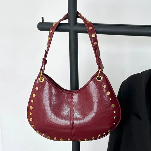 Retro Crescent Hobo Bag Glossy PU Leather Women Shoulder Handbag With Gold Rivets Chain Strap Large Capacity Underarm Bag