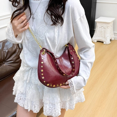 Retro Crescent Hobo Bag Glossy PU Leather Women Shoulder Handbag With Gold Rivets Chain Strap Large Capacity Underarm Bag