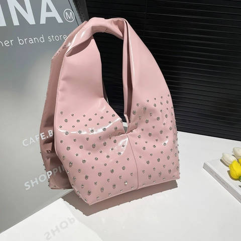 Borsa Hobo In Pelle PU Lucida Donna Decorazione Con Borchie In Metallo Argentato Grande Capacità Borsa A Tracolla Trendy