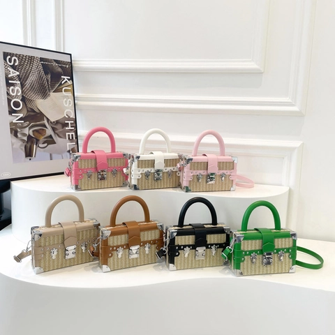 Damen Stroh Gewebte Box Tasche PU Leder Trim Koffer Umhängetasche Mit Metallecken Nieten Verschluss Griff