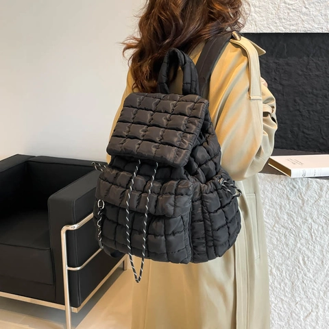Gesteppter Nylon Rucksack Puffer Cloud Fashion Tasche Kordelzug Klappe Große Kapazität Lässige Schule Reisen Damen