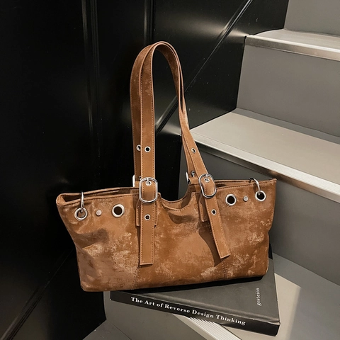 Retro Distressed PU Leather Tote Bag Large Capacity Underarm Shoulder Purse With Metal Grommets And Buckle Straps Women