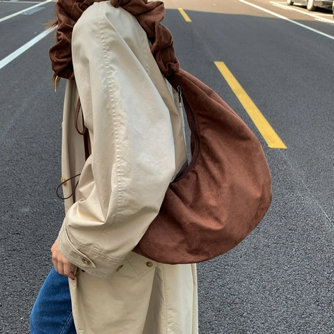 Bolso Hobo Para Mujer Material De Gamuza Correa Fruncida Gran Capacidad Media Luna Retro Bolso De Hombro
