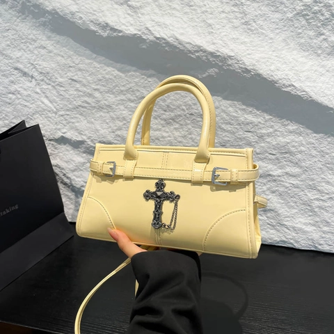 Borsa A Mano Gotica Punk Croce Catena In Metallo Pelle PU Per Donna Retro Lucida Borsa A Tracolla Cinghia Regolabile