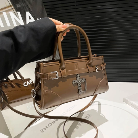 Borsa A Mano Gotica Punk Croce Catena In Metallo Pelle PU Per Donna Retro Lucida Borsa A Tracolla Cinghia Regolabile