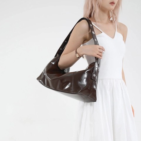 Retro Glossy PU Leather Underarm Bag Large Capacity Crescent Hobo Shoulder Bag With Silver Metal Rivets For Women