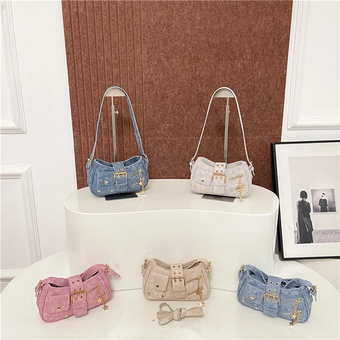 Y2K Stil Damen Schultertasche Denim Textur Niet Schnalle Dekor Stern Anhänger Unterarm Mode Handtasche Trendy