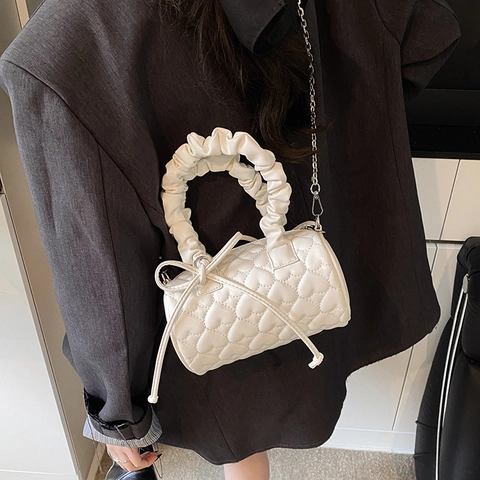 Hart Gewatteerde Cilindrische Handtas PU Leer Scrunchie Handvat Schoudertas Met Strik En Metalen Ketting Voor Dames