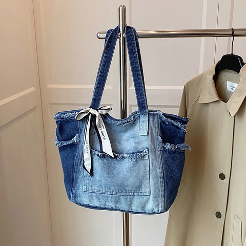 Borsa Tote In Denim Retrò Da Donna Bordo Sfilacciato Grande Capacità Patchwork Borsa A Tracolla Con Sciarpa Decorativa Casual