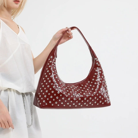 Sac Hobo Vintage À Rivets En Simili Cuir Brillant Sac À Épaule Sous L'aisselle Grande Capacité Style Punk Rock Pour Femmes