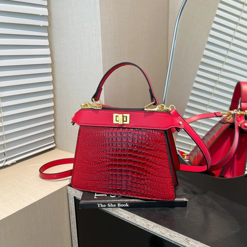 Women Handbag Crocodile Embossed PU Leather Crossbody Bag Gold Turn Lock Top Handle Shoulder Purse Office Niche Design