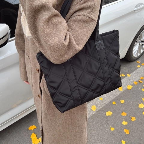 Dames Mode Gewatteerde Draagtas Nylon Grote Capaciteit Diamant Patroon Puffer Schoudertas Voor Casual Woon Werkverkeer