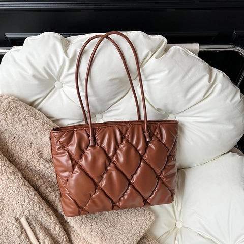 Quilted Tote Bag Large Capacity PU Leather Diamond Pattern Shoulder Handbag Fashion Winter Commuter Style For Women