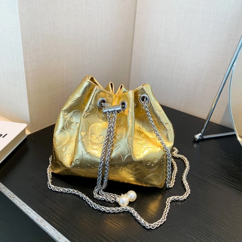 Bolso Cubo Metálico Relieve Calavera Cuero PU Cadena Perla Artificial Cordón Punk Noche Bolso Bandolera Para Mujeres