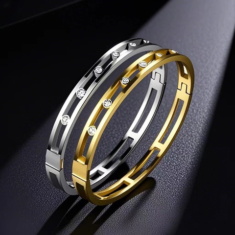 Fashion Stainless Steel Rhinestone Hollow Bangle For Women Geometric Oval Non-fading Gold Silver Plated Jewelry Gift