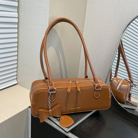 French Style PU Leather Underarm Baguette Bag For Women Simple Rectangular Shoulder Bag With Bowknot Heart Charm Chic