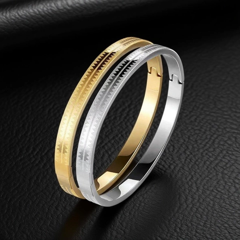 Brazalete De Acero Inoxidable Para Hombres Mujeres Patrón Geométrico Grabado Cierre De Bisagra Joyería De Moda
