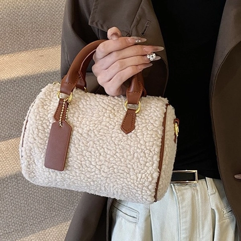 Boston Handbag Women Plush Lamb Wool Faux Fur PU Leather Crossbody Barrel Bag Large Capacity Retro Winter