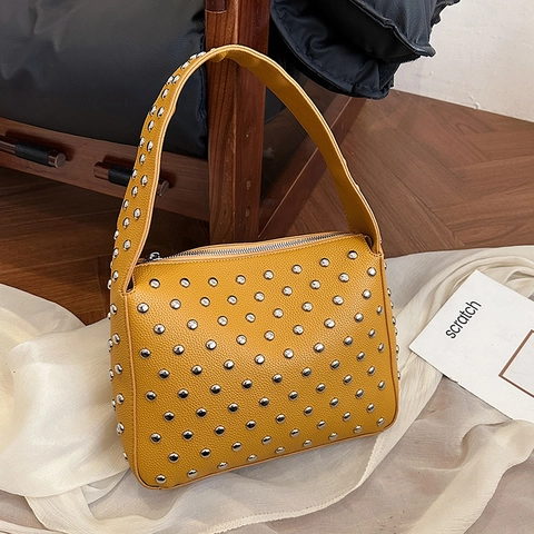 Damen Nieten Umhängetasche PU Leder Silberne Niete Achsel Handtasche Punk Vintage Große Kapazität Motorrad Stil Y2K