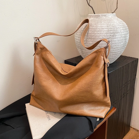 Large Capacity PU Leather Hobo Shoulder Bag For Women Solid Color Soft Texture Commuter Tote Crossbody Bag