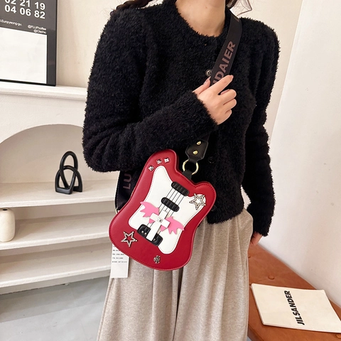 Mode Gitaarvorm Crossbodytas Voor Vrouwen Punk Gothic PU-leer Schoudertas Met Klinknagel Ster Decor Straatmode Portemonnee